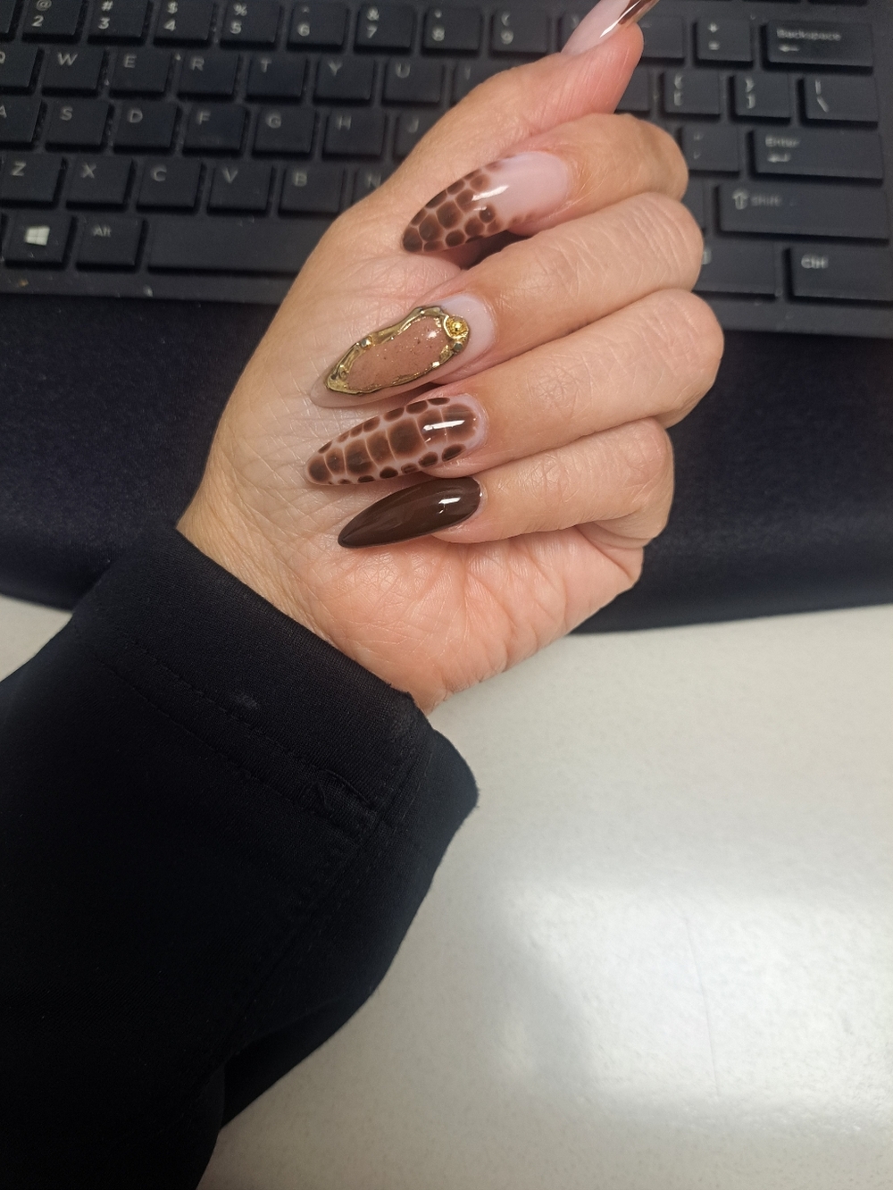 ๐
Love My Manicure - Picture 4 of 4